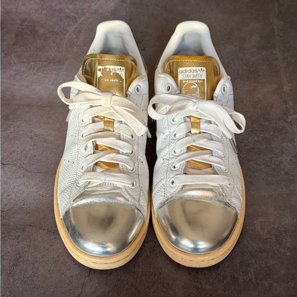 Adidas Stan Smith Silver Toe-Cap Sneakers - US 9